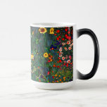 Mug Magique Jardin aux fleurs Gustav Klimt<br><div class="desc">Mug magique avec peinture à l’huile de Gustav Klimt Jardin à tournesols (1907). Un beau jardin de tournesols et de belles fleurs bleues,  rouges,  violettes,  roses et blanches. Un grand cadeau pour les amateurs d'art Art Nouveau et autrichien.</div>
