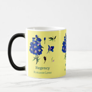 Mug Magique Jaune avec des fleurs de larkspur bleues Amant de