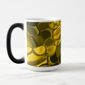 Mug Magique Jaune ou dorée, les pièces ressemblent à du métal  (Gauche)