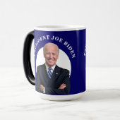 Mug Magique Le président Joe Biden Portrait en bleu (Devant gauche)