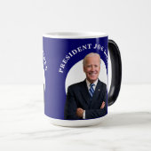 Mug Magique Le président Joe Biden Portrait en bleu (Devant droit)