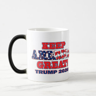 Mug Magique Le président Trump brandit le drapeau américain