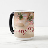 Mug Magique Les cadeaux festifs comme motif de Noël (Devant gauche)