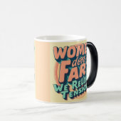 Mug Magique Les femmes n'ont pas peur (Devant droit)