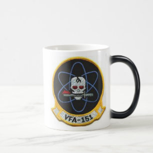 Mug Magique Les "surveillants de VFA-151 pilotent le frelon de