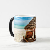 Mug Magique Lounge on beach throw pillow (Devant gauche)