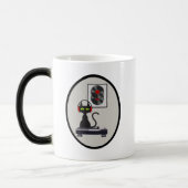 Mug Magique Mid Century noir Chat avec casque (Gauche)