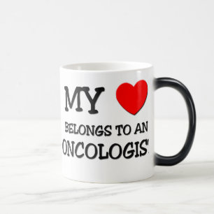 Mug Magique Mon coeur appartient à un ONCOLOGISTE