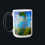 Mug Magique Monet Woman avec un parasol<br><div class="desc">Une tasse magique de portrait familial avec Camille,  épouse de Claude Monet,  tenant un parasol,  et son fils Jean,  se promenant dans un champ vert vif soufflé par le vent pendant une journée d’été. Un grand cadeau Monet pour les amateurs d'impressionnisme et d'art français.</div>