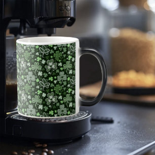Mug Magique Motif Trèfle Celtique Cœurs Irlandais Verts