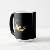 Mug Magique Oiseau doré sur fond noir (Devant gauche)