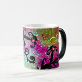 MUG MAGIQUE PAPILLON PURPLE SPARKLES, MONOGRAMME FLEURALE NOIR (Devant droit)