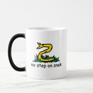 Mug Magique Pas de pas sur les mèmes de snek parodie de Gadsde