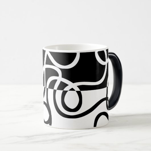 Mug Magique Persuasion linéaire I : Abstrait noir et blanc (Devant droit)