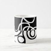 Mug Magique Persuasion linéaire I : Abstrait noir et blanc (Centre)