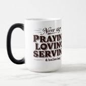 Mug Magique Pray Love Serve Chemise - Upliffing Christian Fait (Gauche)