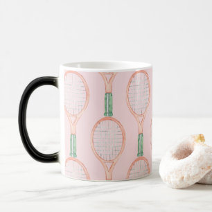 Mug Magique Raquette de tennis sur arrière - plan rose