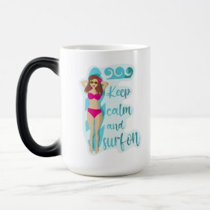 Mug Magique Restez calme et surf sur la brune fille