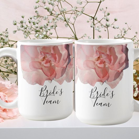 Mug Magique Rose de corail moderne Floral Bride Mariage