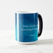 Mug Magique Seneca : Concentrons-nous sur l'avenir, ne tombez (Devant droit)