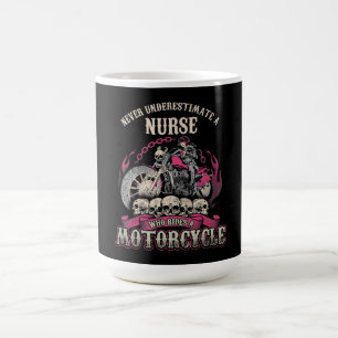 Mug Magique Sous-estimer l'infirmière qui conduit le moto moto