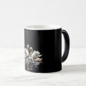 Mug Magique Swan Family on Black Lake Artwork (Devant droit)