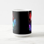 Mug Magique Trois papillons brillants sur l'arrière - plan de (Centre)