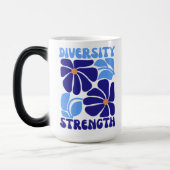 Mug Magique Typographie florale rétro de force de diversité (Gauche)