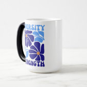 Mug Magique Typographie florale rétro de force de diversité (Devant gauche)