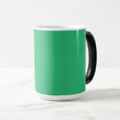 Mug Magique un arrière - plan vert avec une bordure blanche (Devant droit)