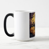 Mug Magique Une sorcière d'Halloween aux yeux verts sur Jack-O (Gauche)