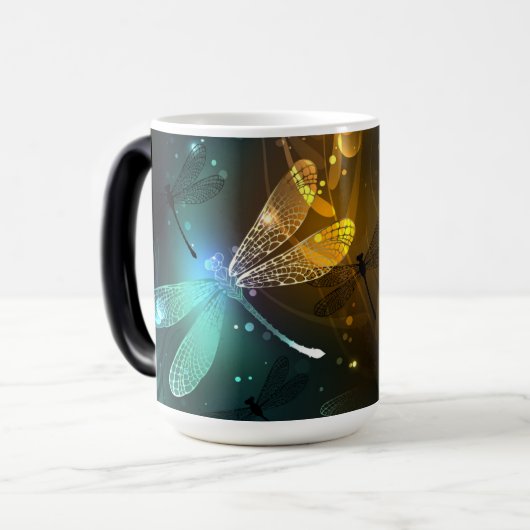 Mug Magique Vol de libellule verte lumineuse (Devant gauche)