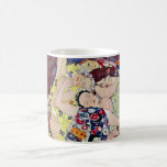 Mug Maiden (Vierge), Gustav Klimt, Art Nouveau Vintage<br><div class="desc">The Maiden (alias La Vierge) (1913) de Gustav Klimt est une peinture vintage de l'époque victorienne de beaux-arts symbolisant le portrait de portrait. Plusieurs femmes bâillonnent, s'étirent et dorment dans un lit recouvert de couvertures motifs en mosaïque colorée. À propos de l'artiste : Gustav Klimt (1862-1918) était un peintre symboliste...</div>