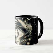 Mug Main tenant un cristal sous le clair de lune (Devant droit)