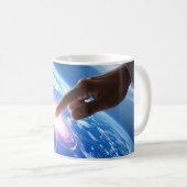Mug Main touchant la terre (Devant droit)