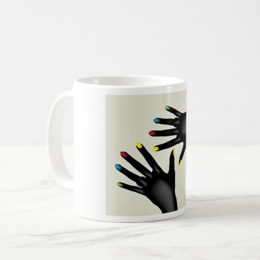 Mug Mains Noires Avec Ongles Peintes (Devant gauche)