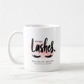 Mug Mais d'abord les cils | Monogramme de technicien d (Gauche)