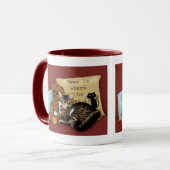 Mug Maison de chat tabby fantaisiste bordeaux cosy (Devant gauche)