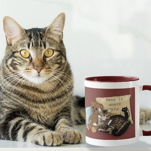 Mug Maison de chat tabby fantaisiste bordeaux cosy