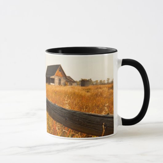 Mug Maison de ferme et clôture de chemin de fer dans G (Droite)