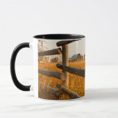 Mug Maison de ferme et clôture de chemin de fer dans G (Gauche)