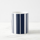 Mug Maisons de plage à rayures blanches et bleues mari (Centre)