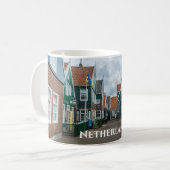 Mug Maisons traditionnelles en bois dans le village de (Devant gauche)