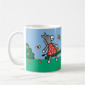 Mug Maisy et bascule pointillée au terrain de jeu (Gauche)