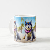 Mug Malamute d'Alaska sur la plage, cadeau d'été (Devant gauche)