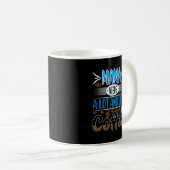 Mug Maman a besoin de beaucoup de café, bleu (Devant droit)