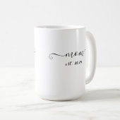 Mug maman est. 2024 Elégant cadeau pour Future Mom (Devant droit)