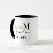 Mug Maman heureuse du jour de mère un titre au-dessus (Devant gauche)