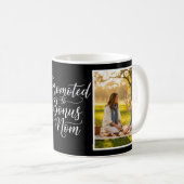 Mug Maman Supplémentaire Promue Élégante Cursive Deux (Devant droit)