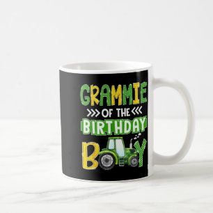 Mug Mamie du garçon d'anniversaire Tracteurs Camions d